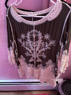 Boho Lace-Trim Peasant Top - Green with Cream Embroidery